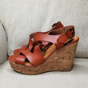 Mossimo brown wedge sandals! EUC! 7.5